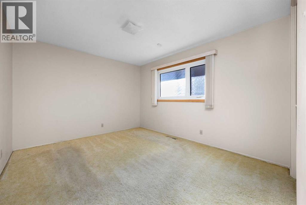Single Family House Bungalow for Sale in  Hunterbow Crescent NW Huntington Hills Calgary 