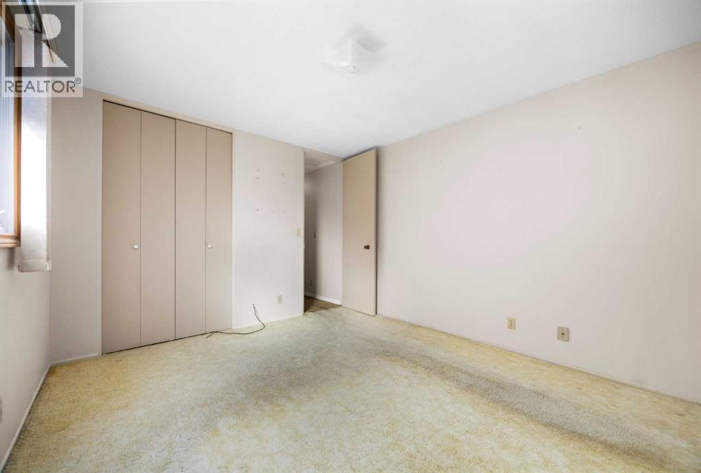 Single Family House Bungalow for Sale in  Hunterbow Crescent NW Huntington Hills Calgary 
