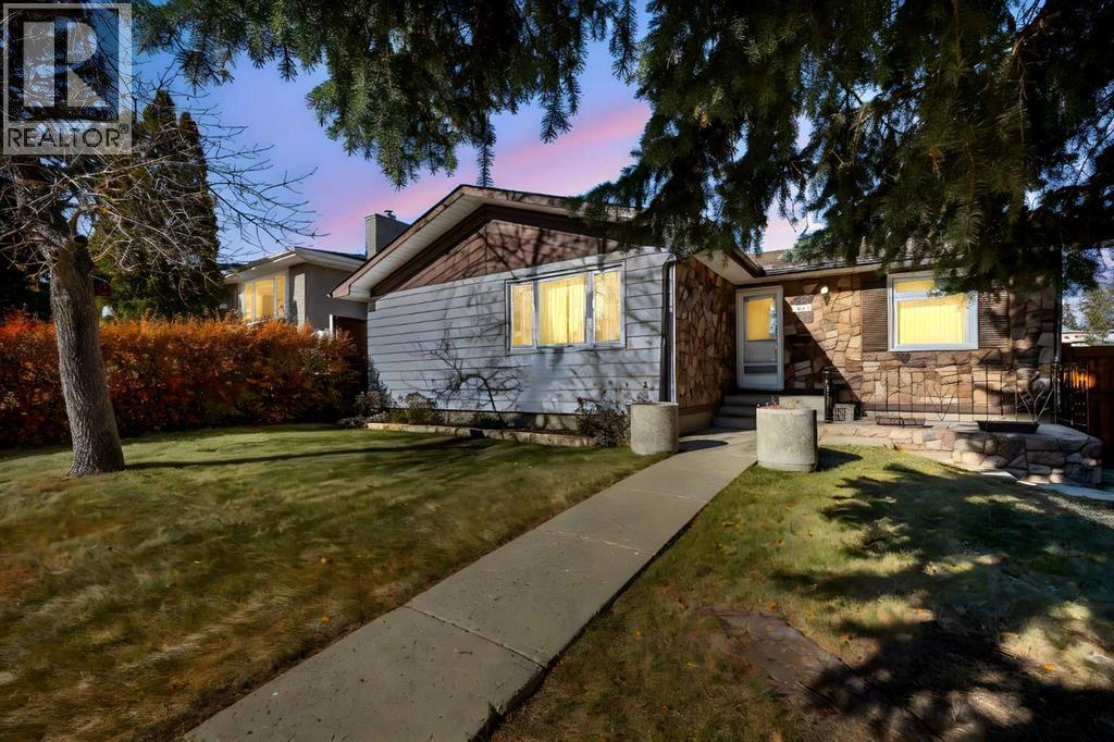 Single Family House Bungalow for Sale in  Hunterbow Crescent NW Huntington Hills Calgary 