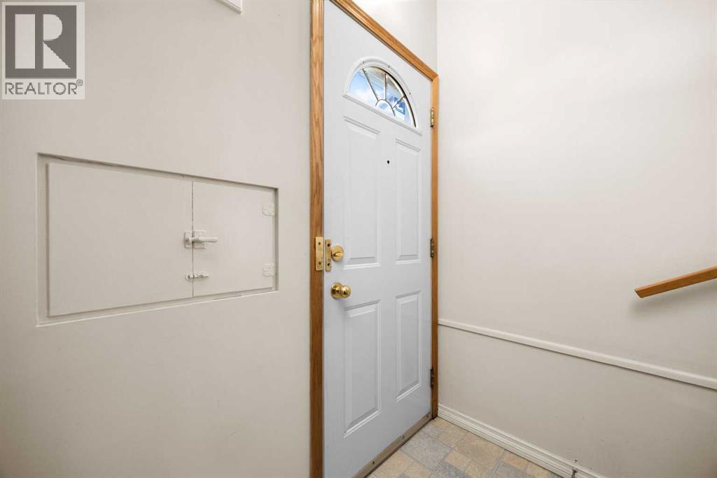 Single Family House Bungalow for Sale in  Hunterbow Crescent NW Huntington Hills Calgary 