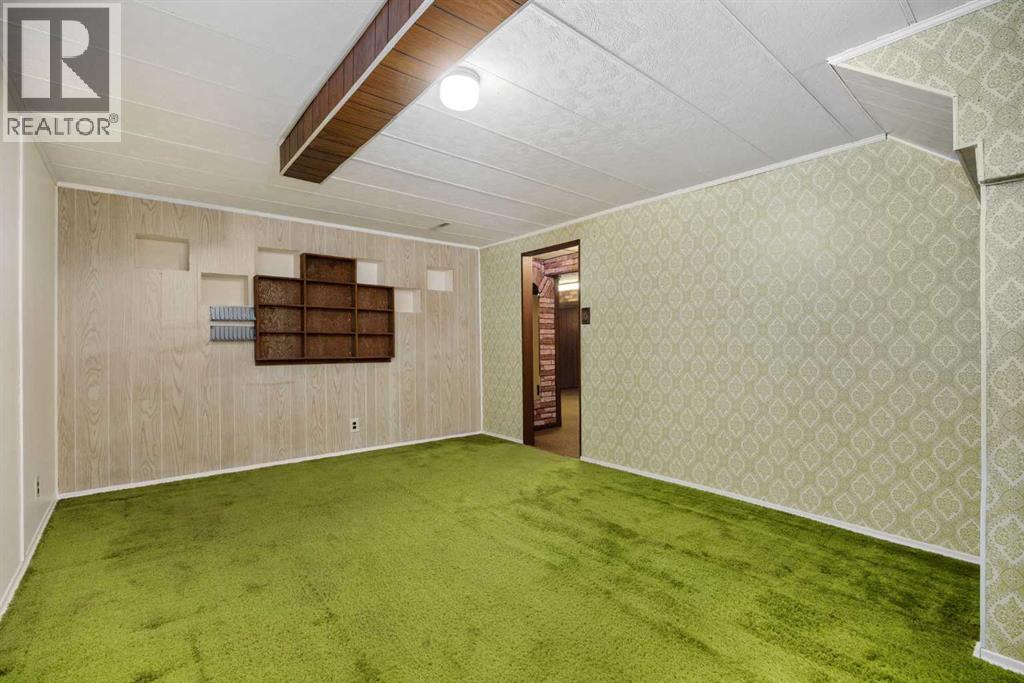 Single Family House Bungalow for Sale in  Hunterbow Crescent NW Huntington Hills Calgary 