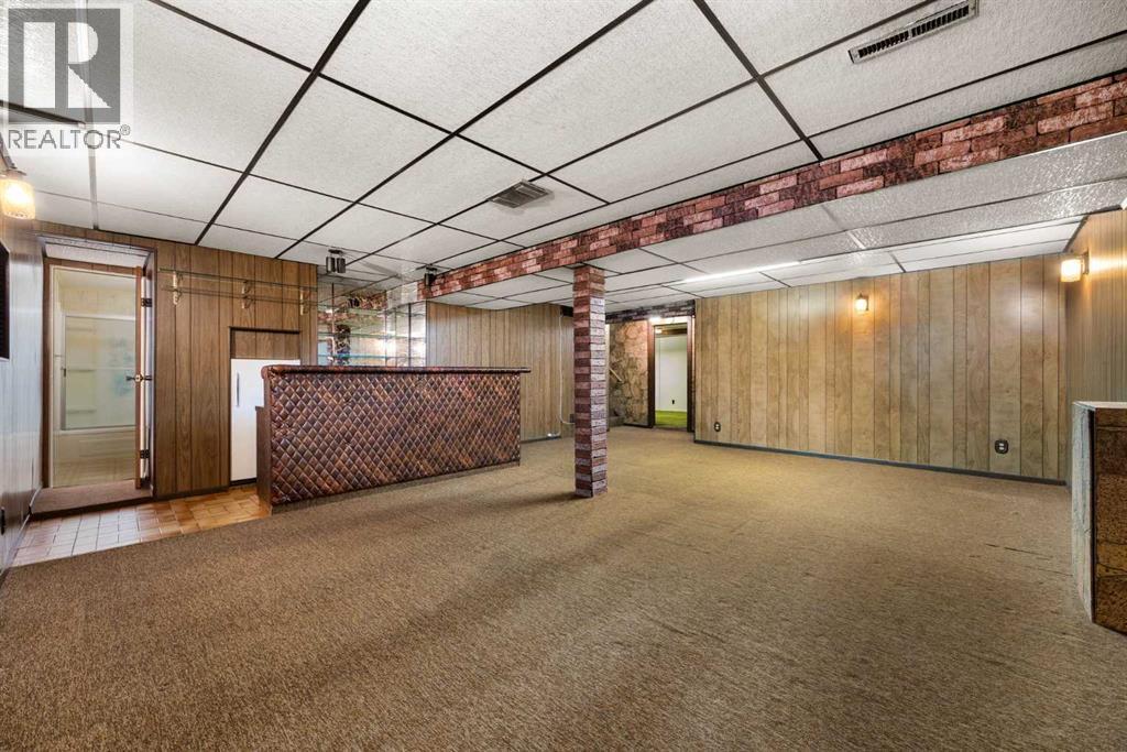 Single Family House Bungalow for Sale in  Hunterbow Crescent NW Huntington Hills Calgary 