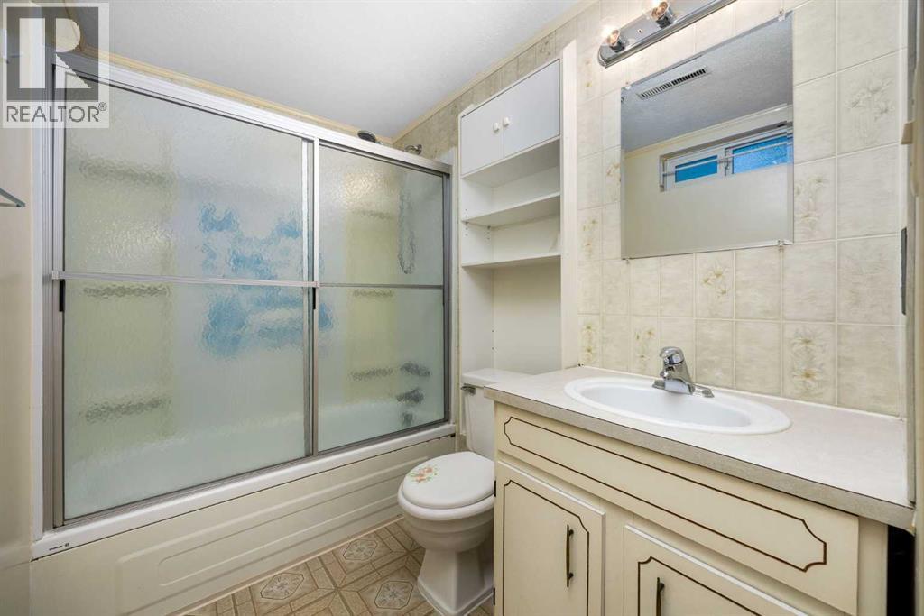 Single Family House Bungalow for Sale in  Hunterbow Crescent NW Huntington Hills Calgary 