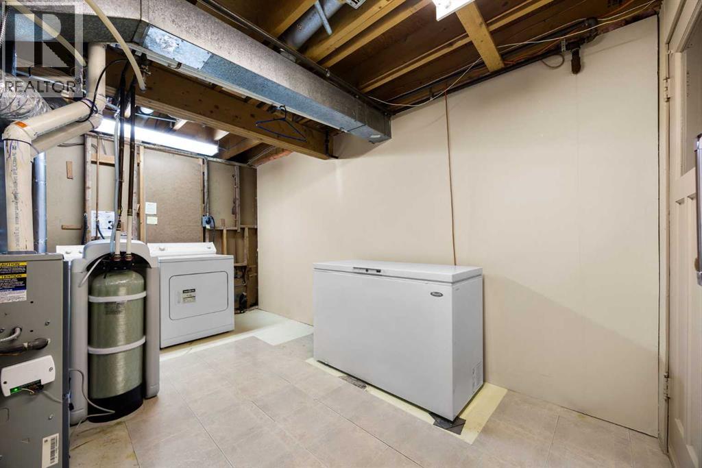 Single Family House Bungalow for Sale in  Hunterbow Crescent NW Huntington Hills Calgary 