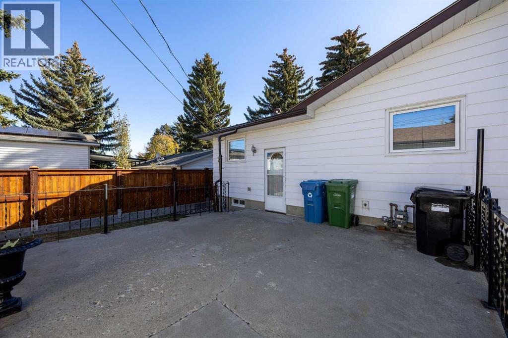Single Family House Bungalow for Sale in  Hunterbow Crescent NW Huntington Hills Calgary 