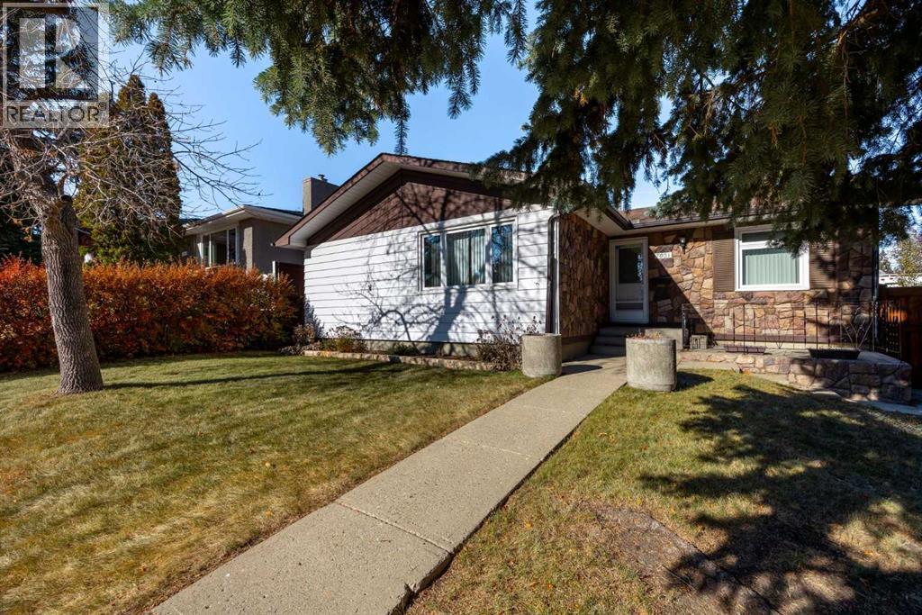 Single Family House Bungalow for Sale in  Hunterbow Crescent NW Huntington Hills Calgary 