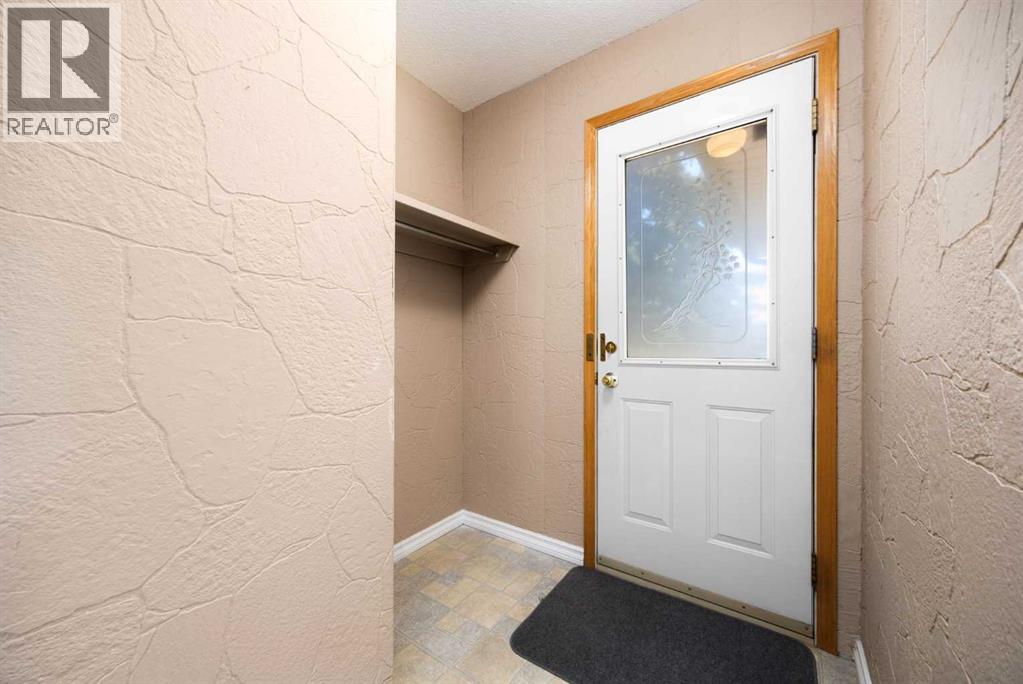 Single Family House Bungalow for Sale in  Hunterbow Crescent NW Huntington Hills Calgary 