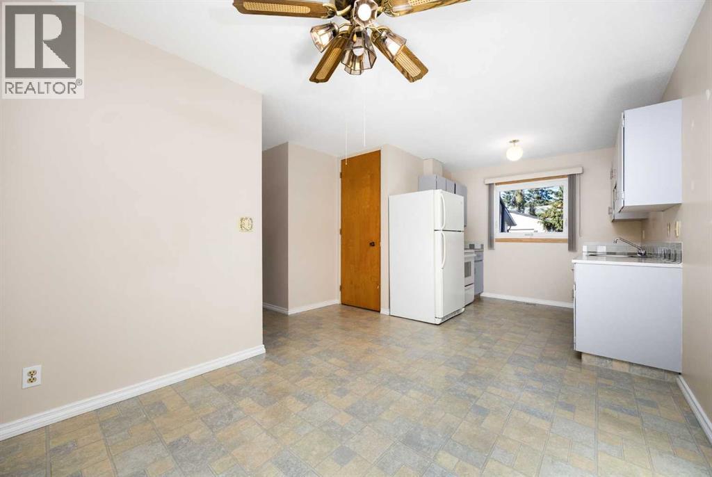 Single Family House Bungalow for Sale in  Hunterbow Crescent NW Huntington Hills Calgary 
