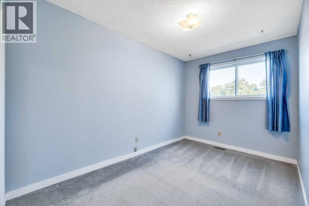 Single Family House 4 Level for Sale in  Maidstone Drive NE Marlborough Park Calgary 