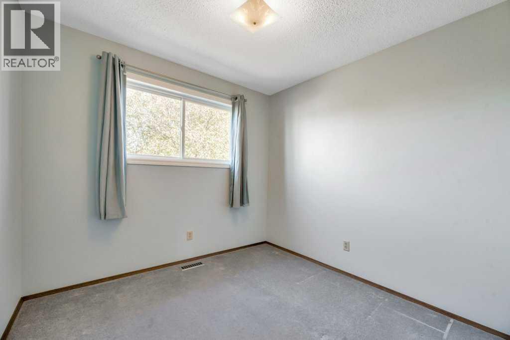 Single Family House 4 Level for Sale in  Maidstone Drive NE Marlborough Park Calgary 