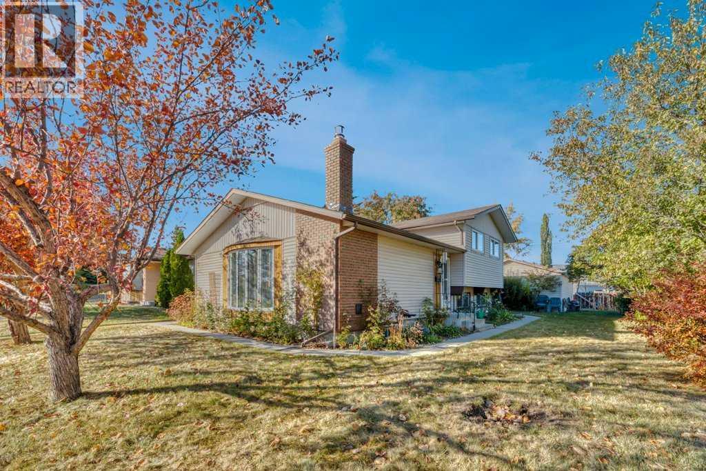 Single Family House 4 Level for Sale in  Maidstone Drive NE Marlborough Park Calgary 