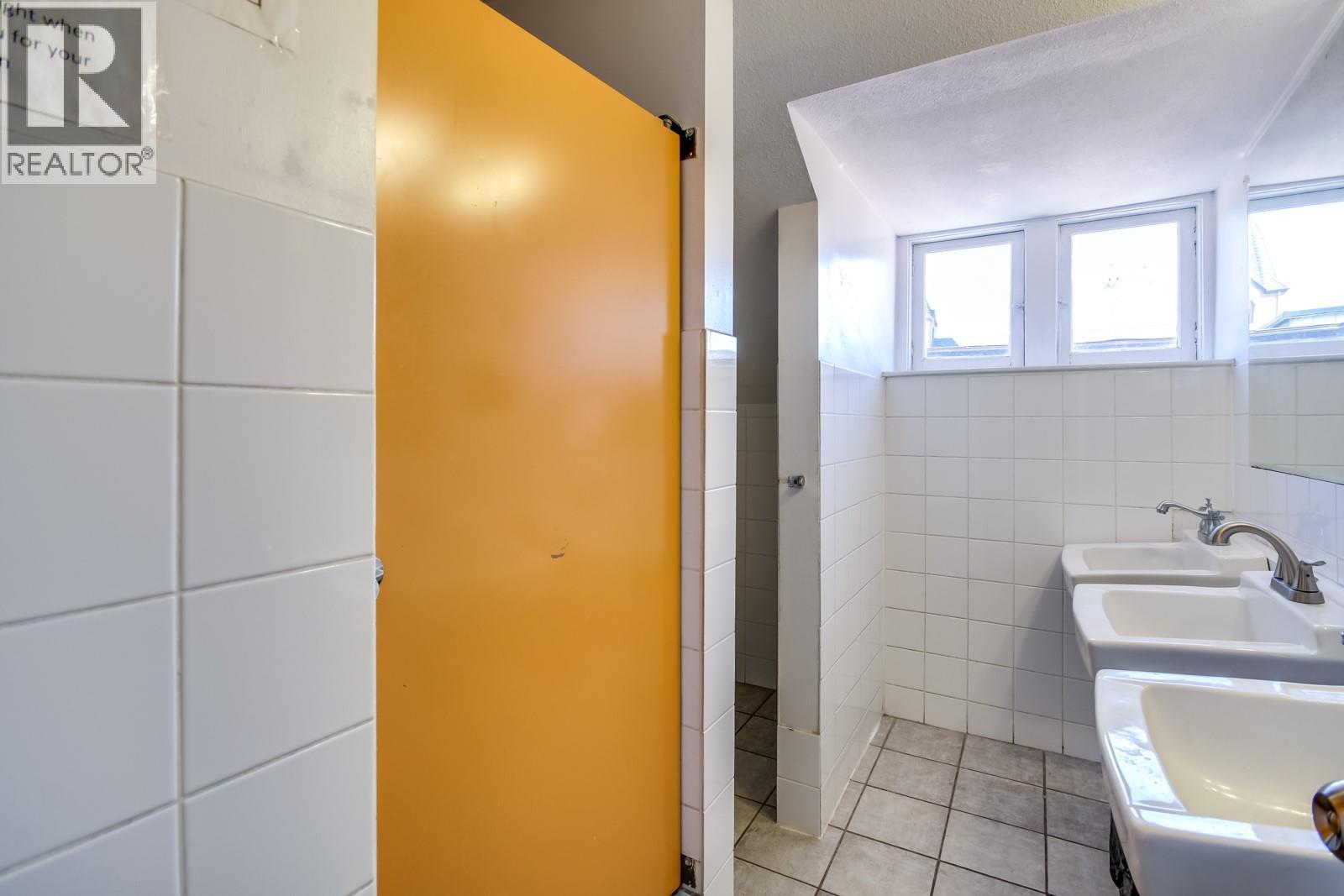  730 Bernard Avenue, Kelowna