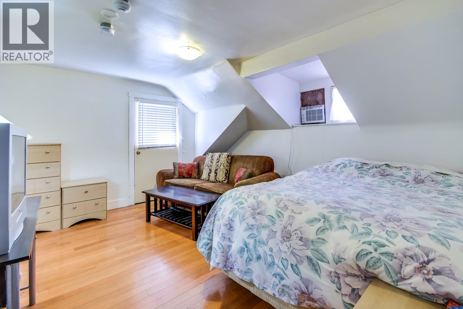  730 Bernard Avenue, Kelowna