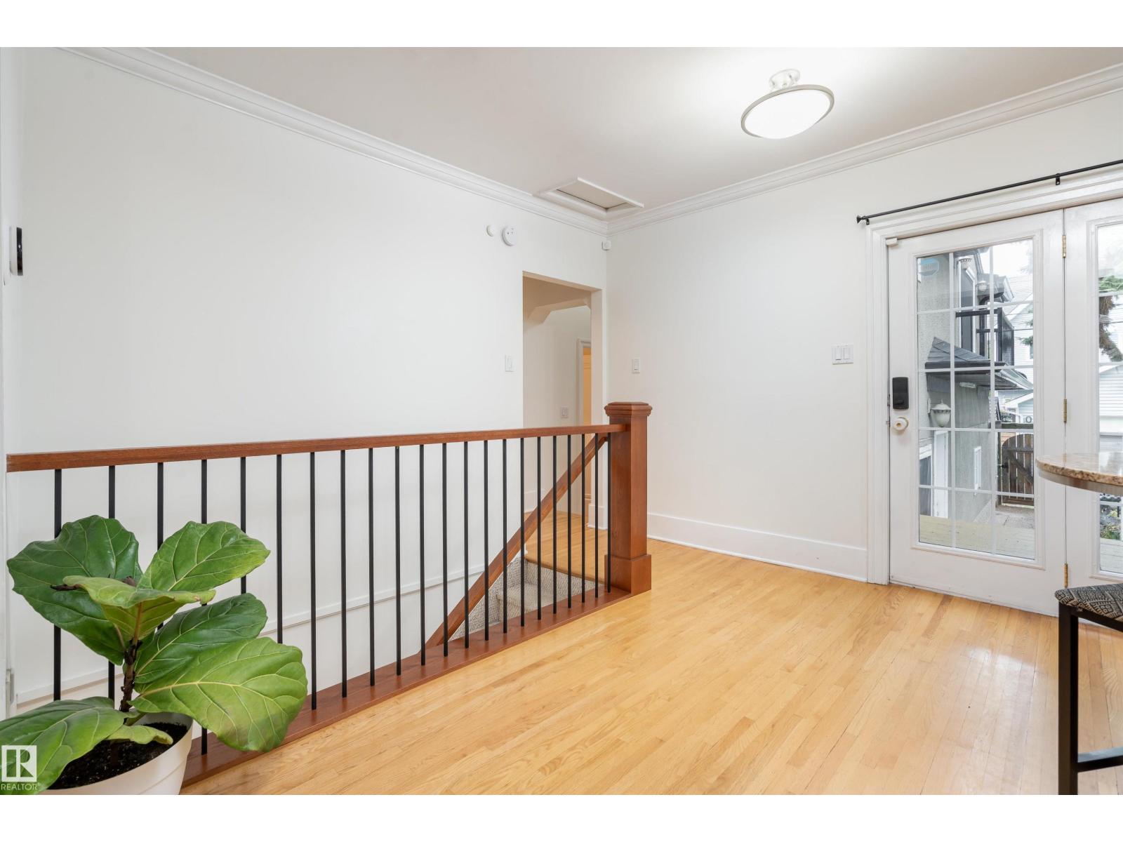 10015 97 AV NW, Edmonton