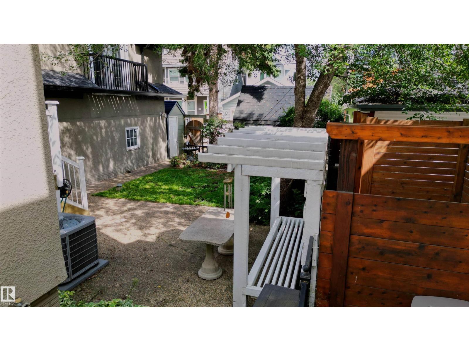 10015 97 AV NW, Edmonton