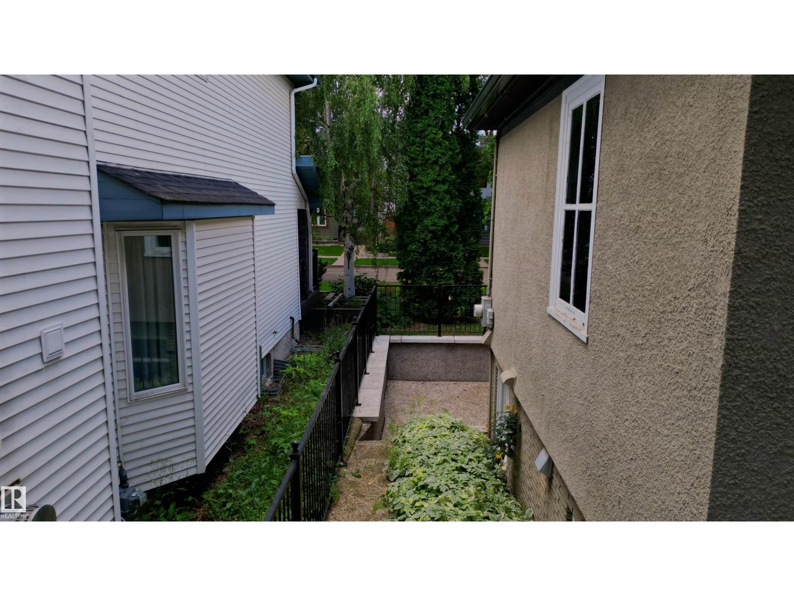 10015 97 AV NW, Edmonton