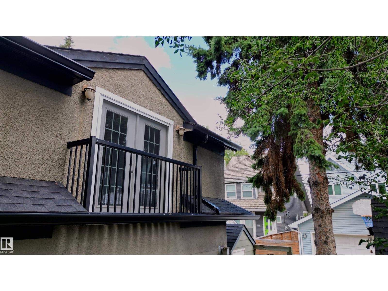 10015 97 AV NW, Edmonton