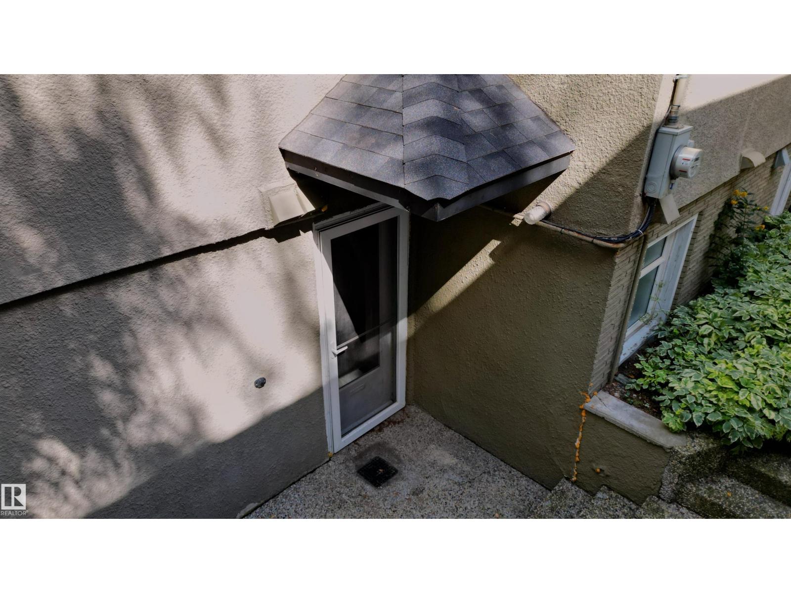 10015 97 AV NW, Edmonton