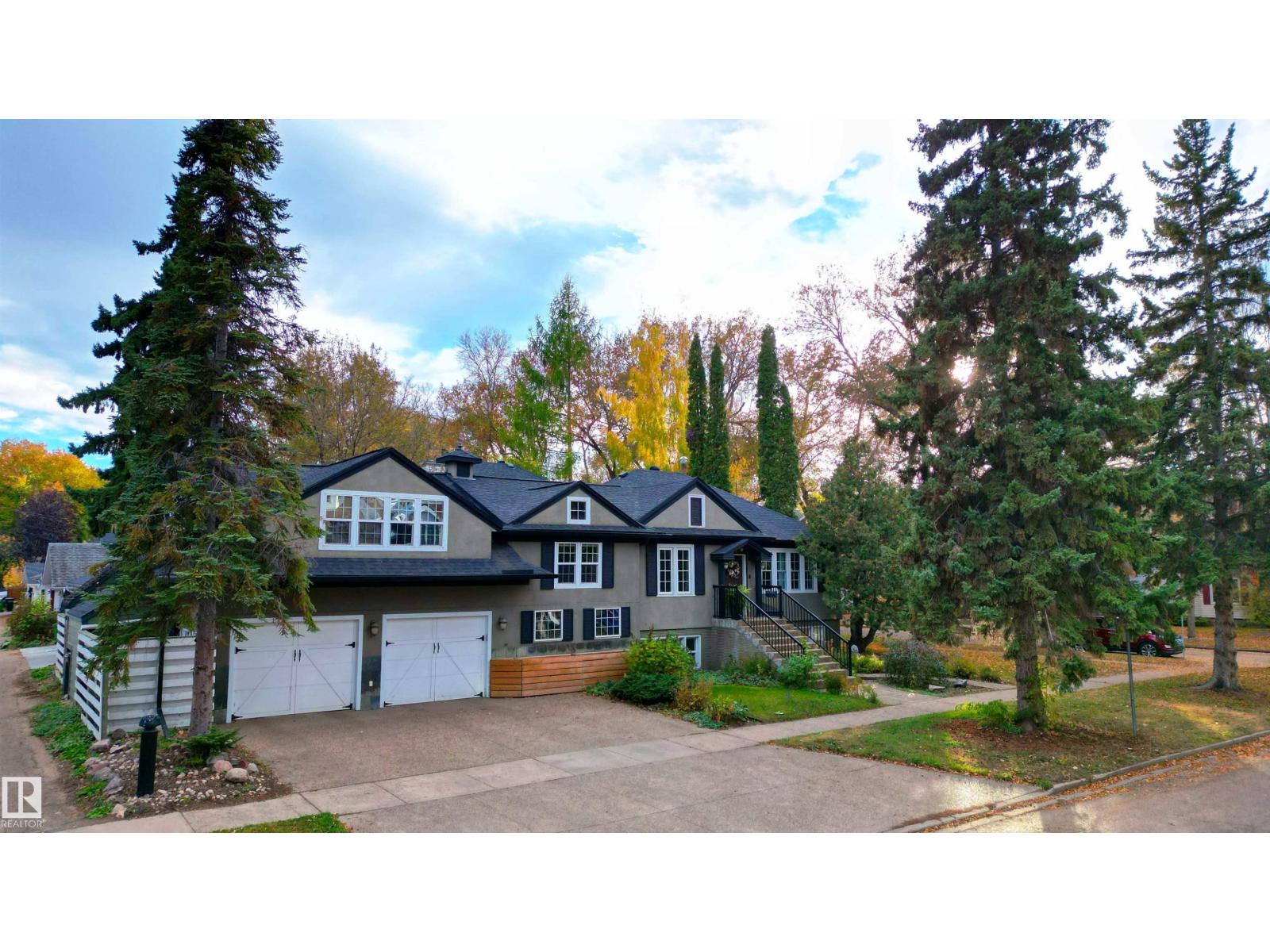 10015 97 AV NW, Edmonton