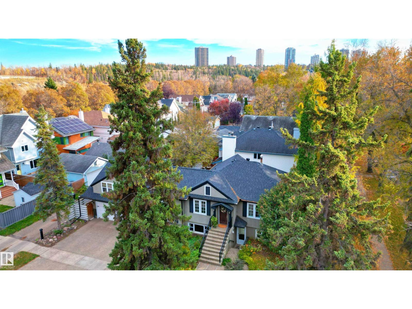 10015 97 AV NW, Edmonton