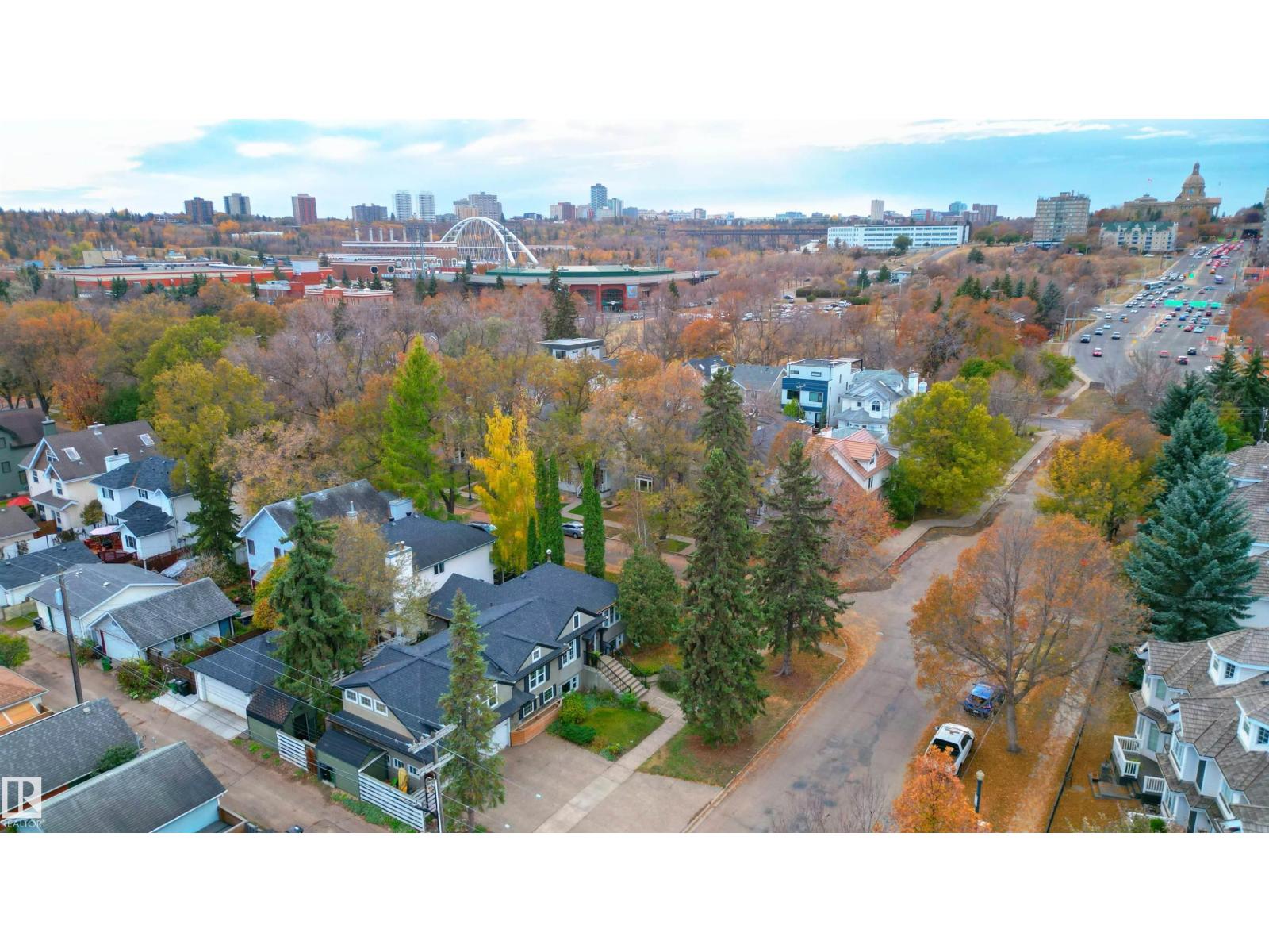 10015 97 AV NW, Edmonton