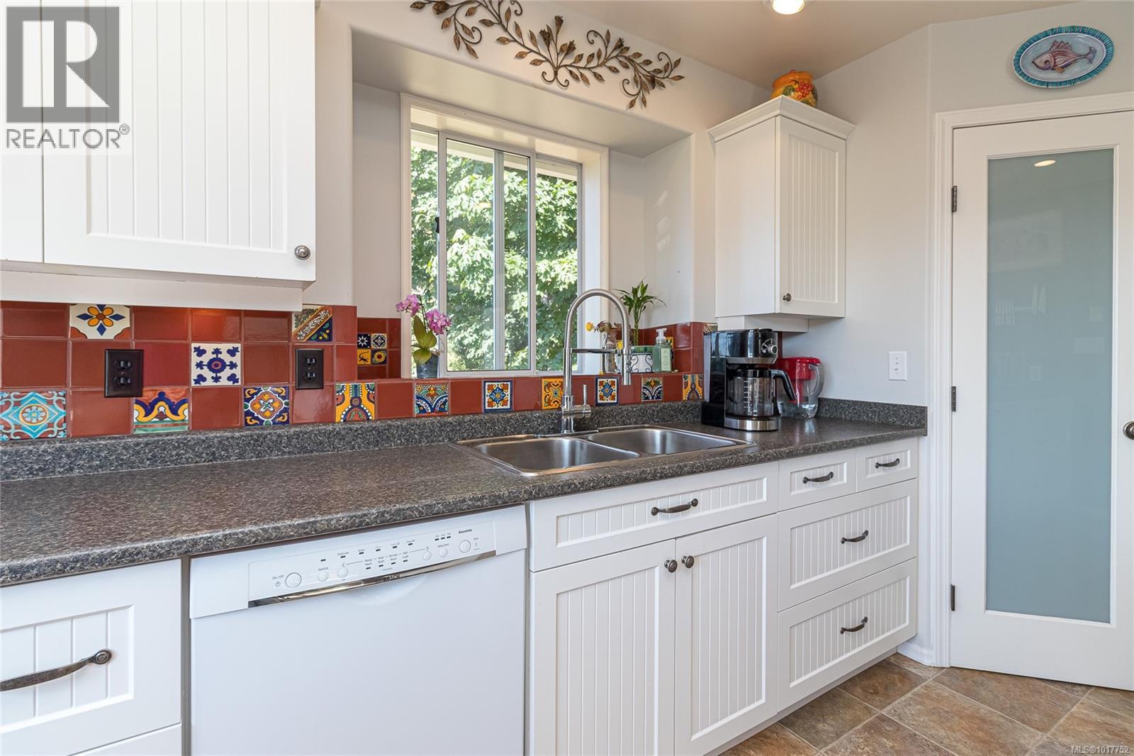 2074 Ludlow Rd, Sooke