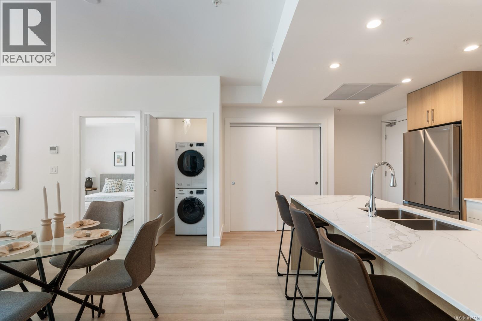 304 258 Helmcken Rd, View Royal