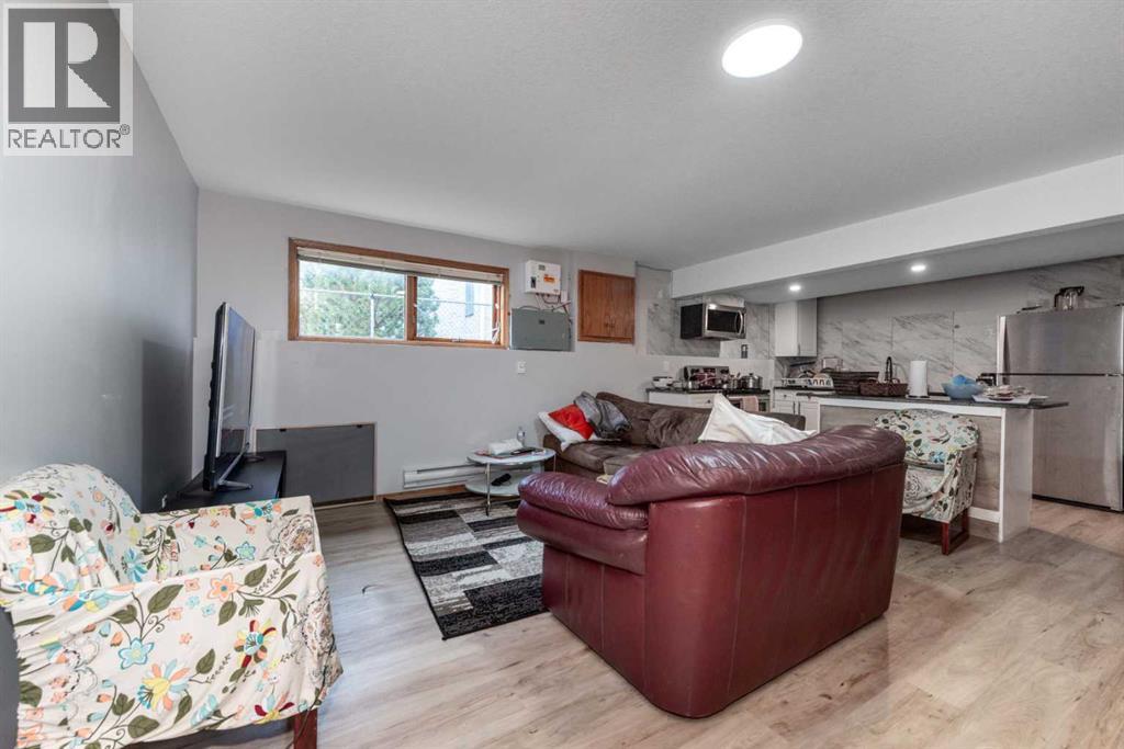 Single Family House Bi-level for Sale in  Hawkstone Drive NW Hawkwood Calgary 