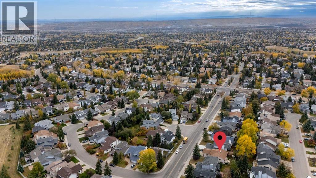 Single Family House Bi-level for Sale in  Hawkstone Drive NW Hawkwood Calgary 