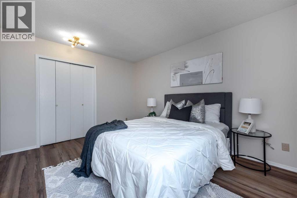 Single Family House Bi-level for Sale in  Hawkstone Drive NW Hawkwood Calgary 