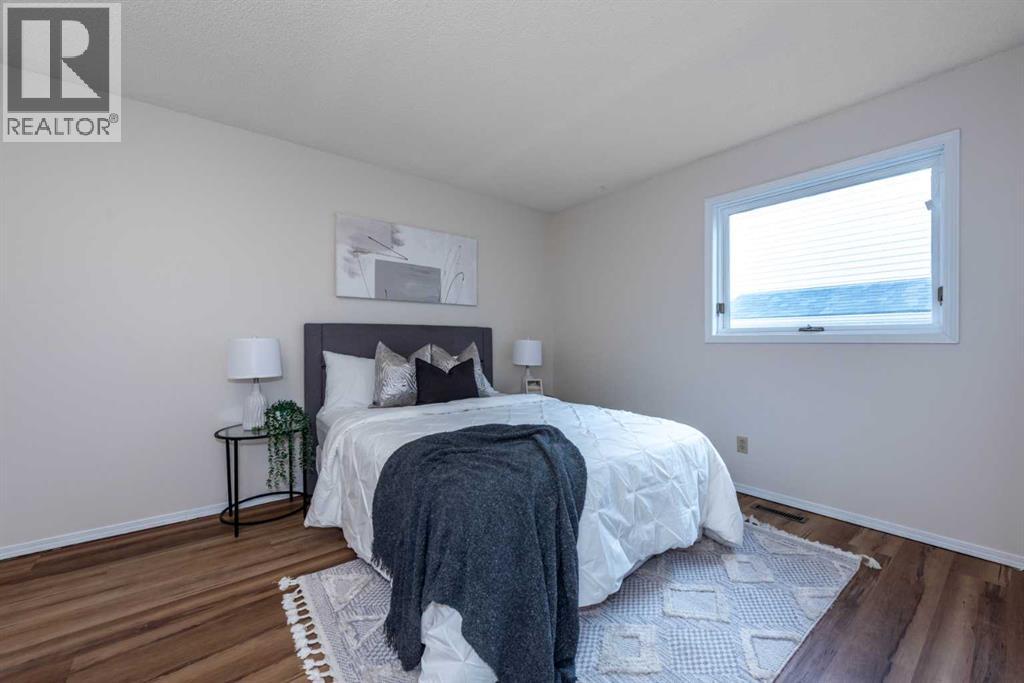 Single Family House Bi-level for Sale in  Hawkstone Drive NW Hawkwood Calgary 