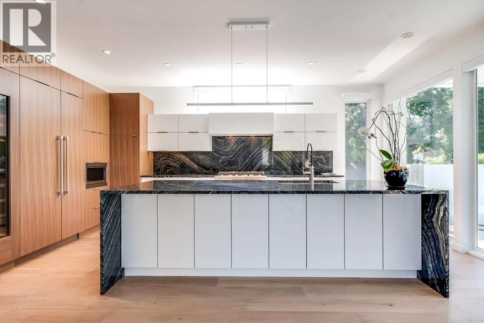201 2630 Bath Street, Kelowna