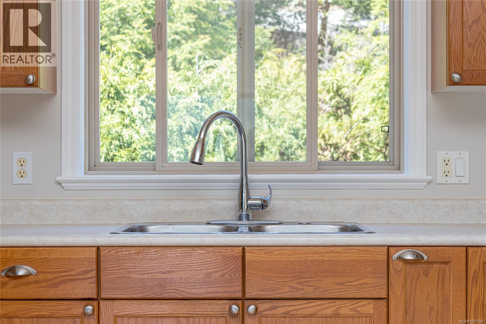 1782 Martini Way, Qualicum Beach