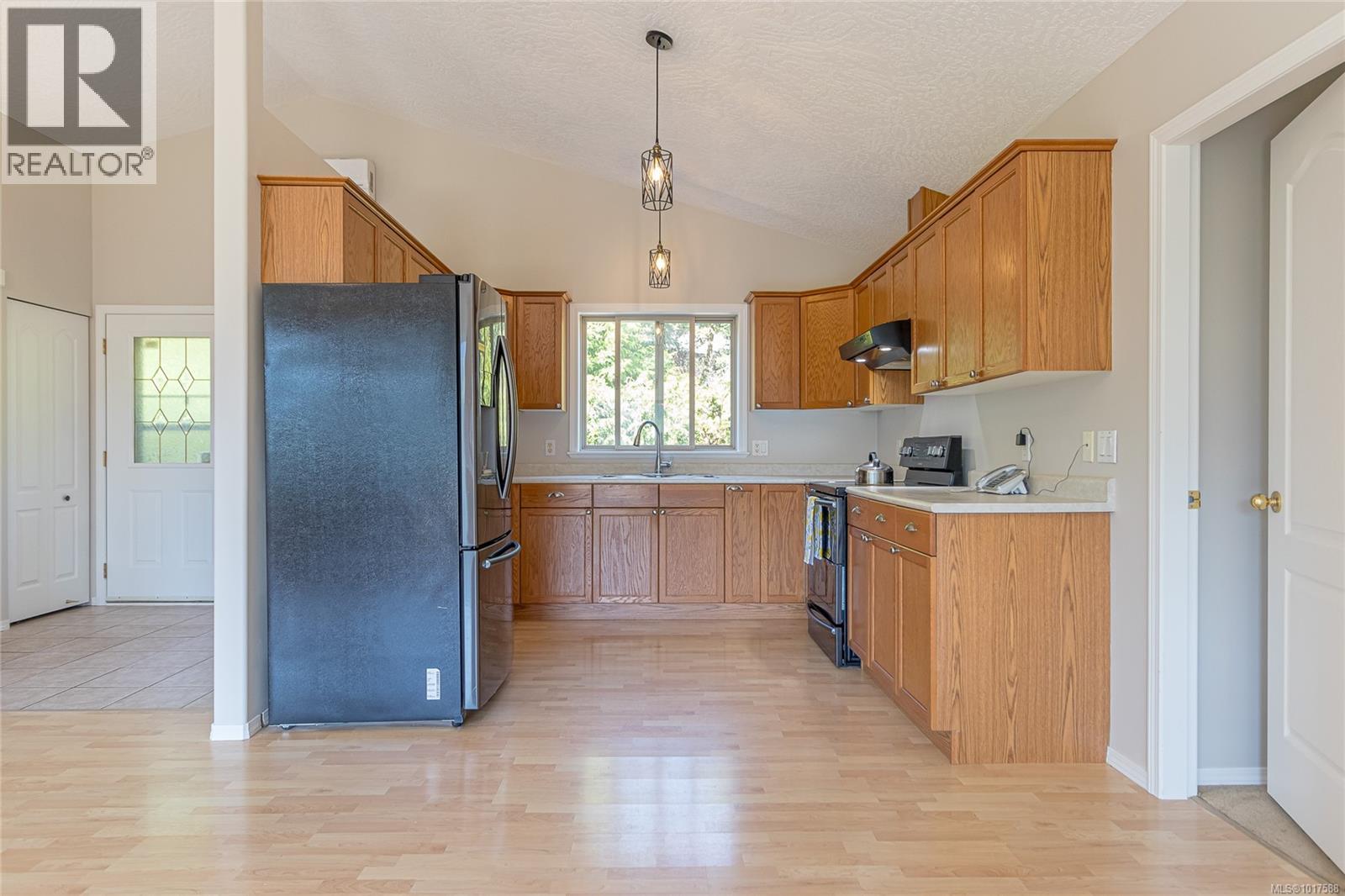 1782 Martini Way, Qualicum Beach