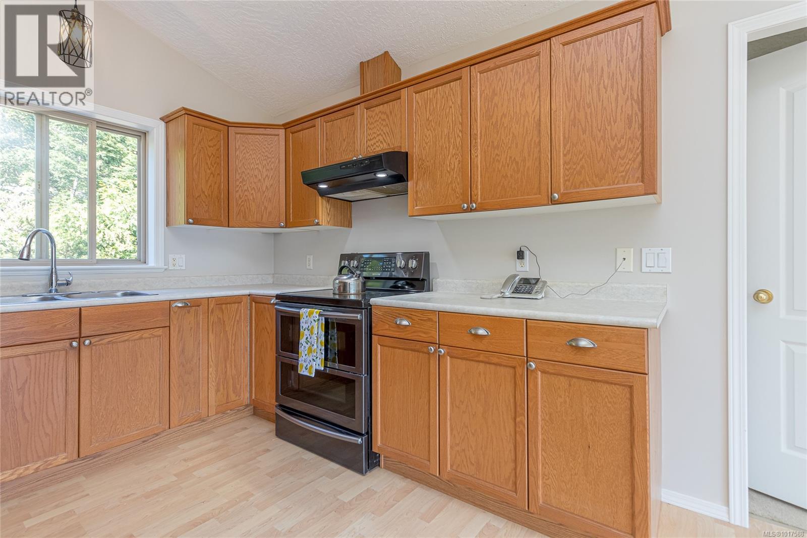 1782 Martini Way, Qualicum Beach