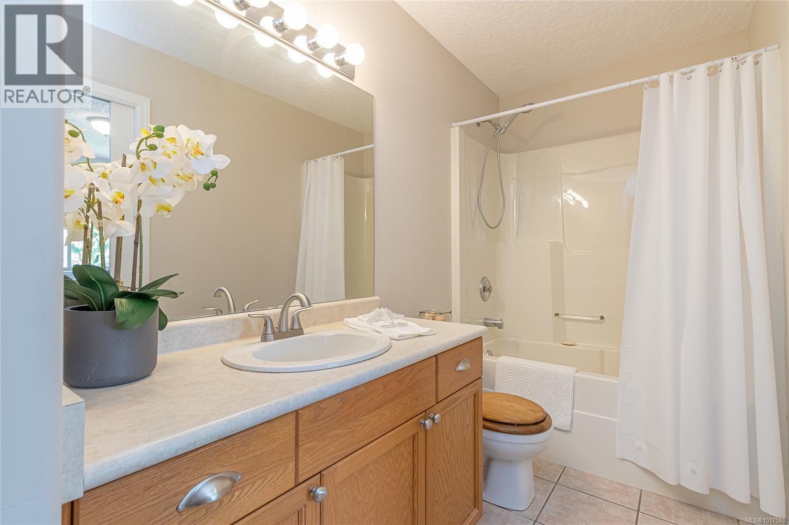 1782 Martini Way, Qualicum Beach