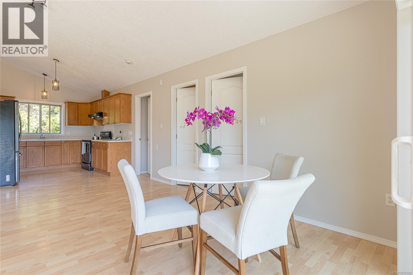 1782 Martini Way, Qualicum Beach