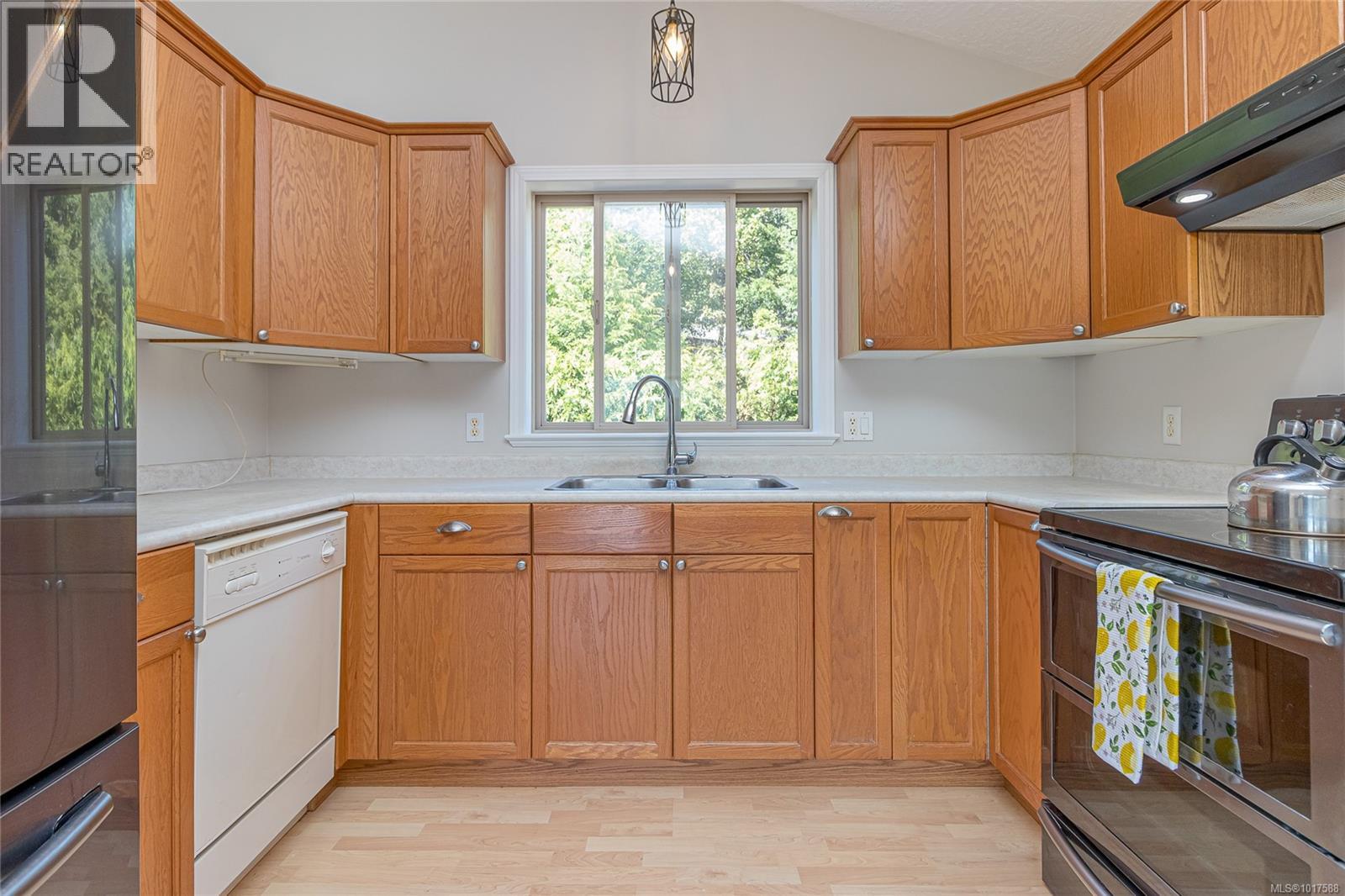 1782 Martini Way, Qualicum Beach