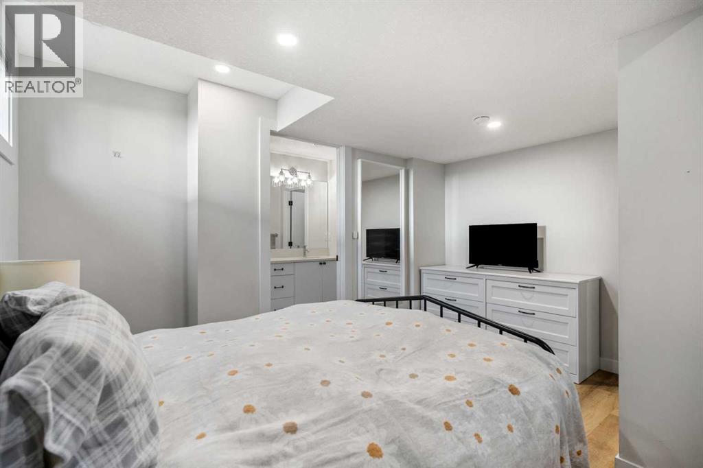 Single Family House Bungalow for Sale in   Avenue SW Rutland Park Calgary 