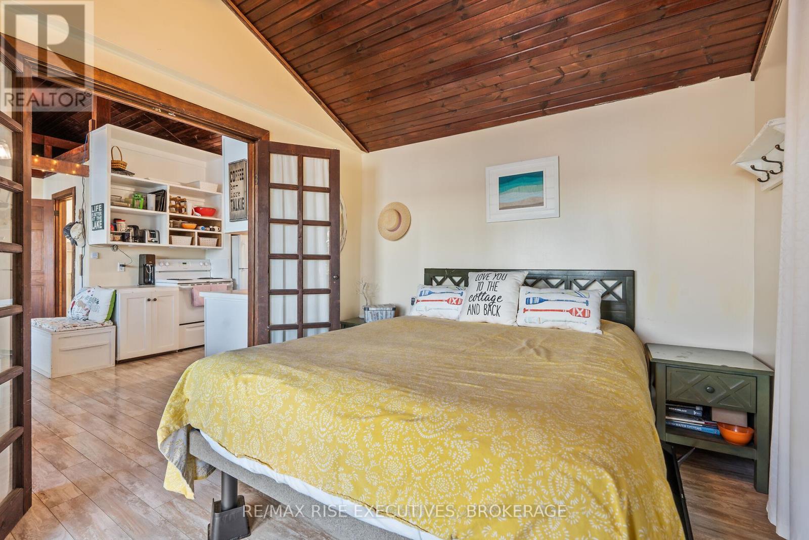 465K LYNDHURST ROAD - 13