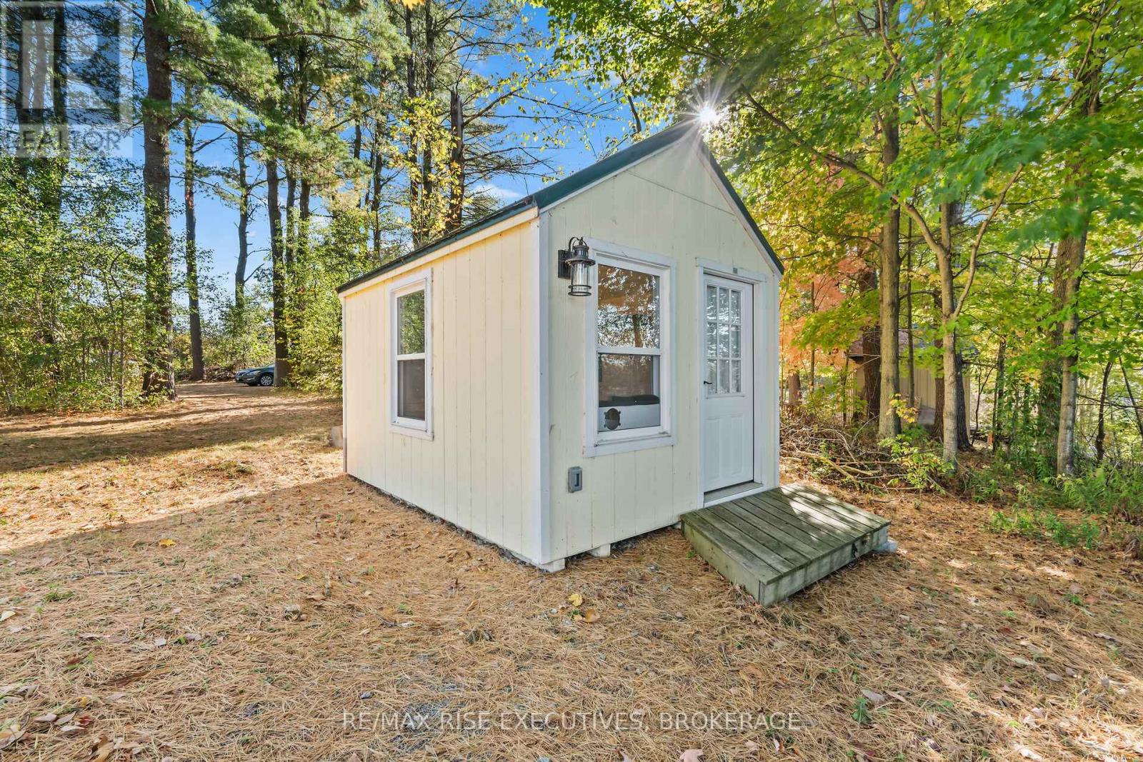 465K LYNDHURST ROAD - 21