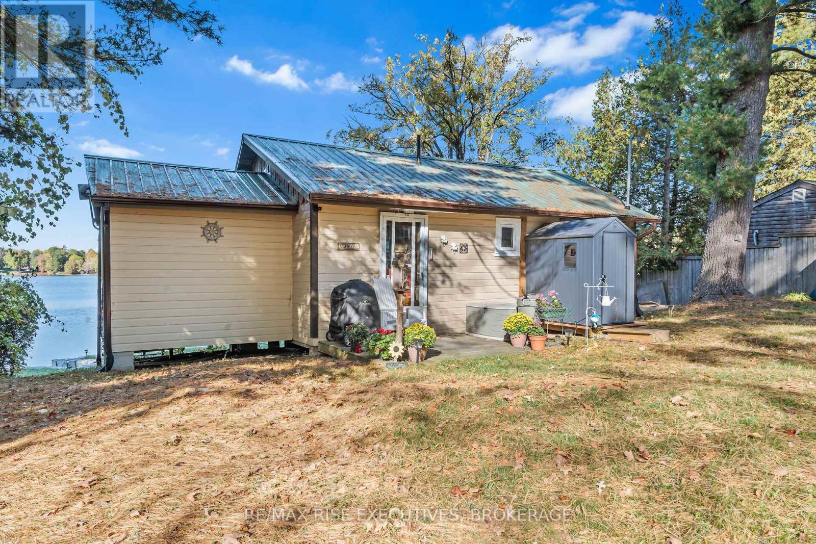 465K LYNDHURST ROAD - 4