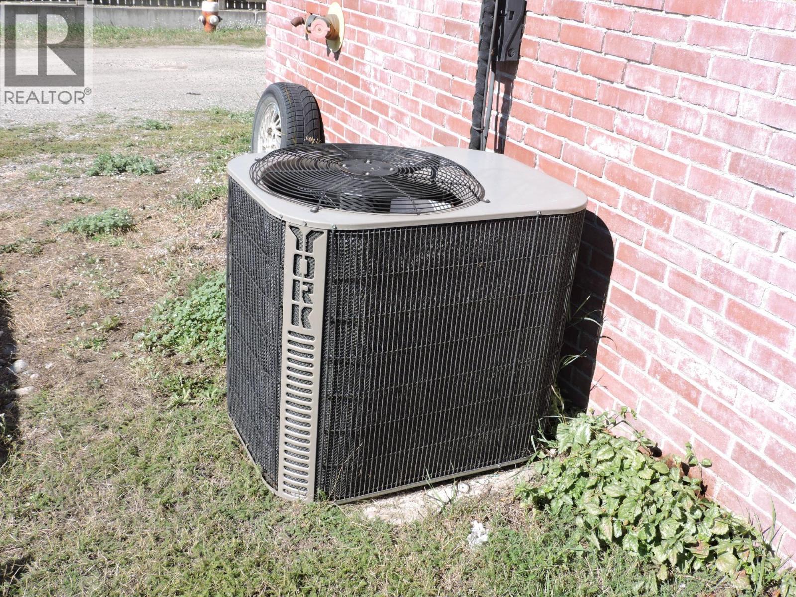 325 Copper Avenue S, Greenwood