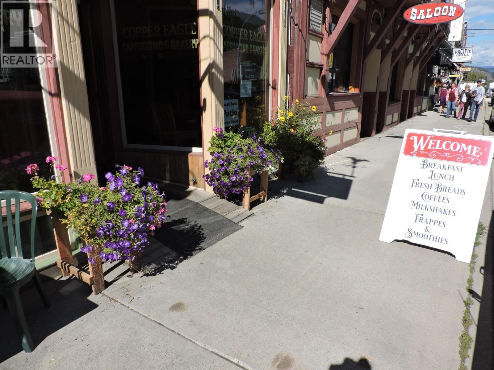 325 Copper Avenue S, Greenwood