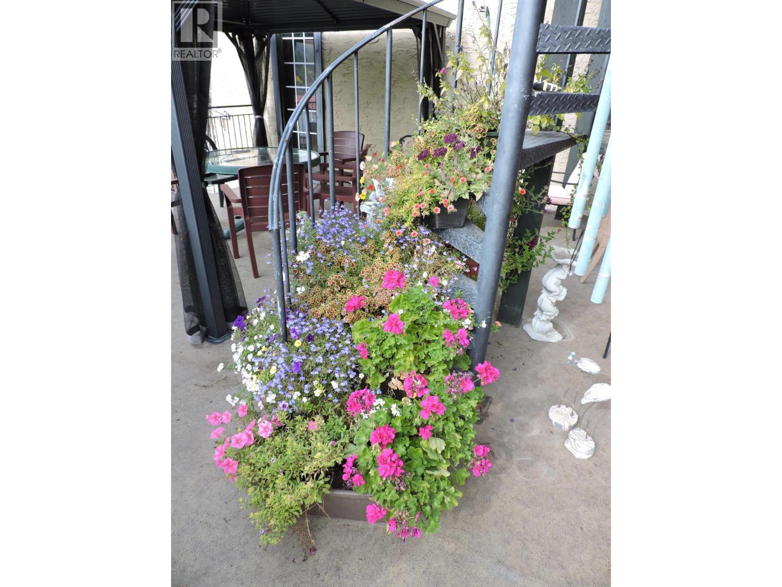 325 Copper Avenue S, Greenwood