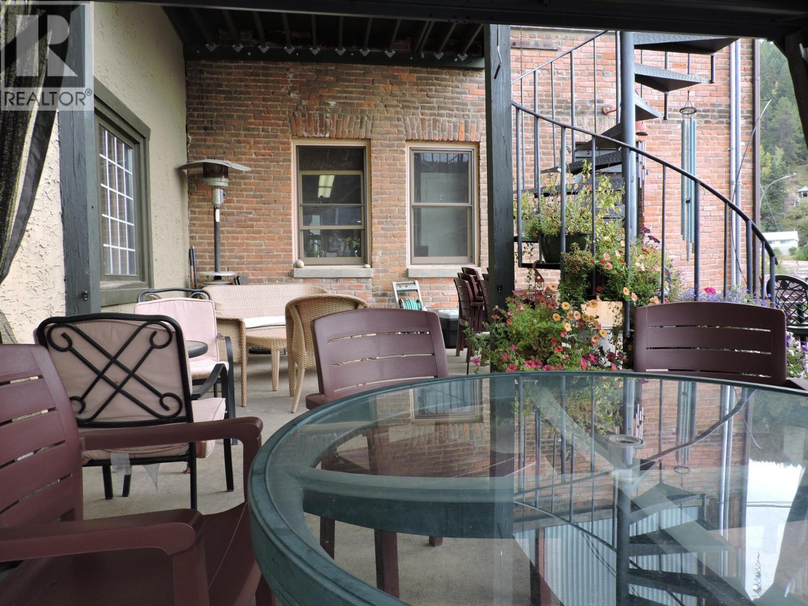 325 Copper Avenue S, Greenwood