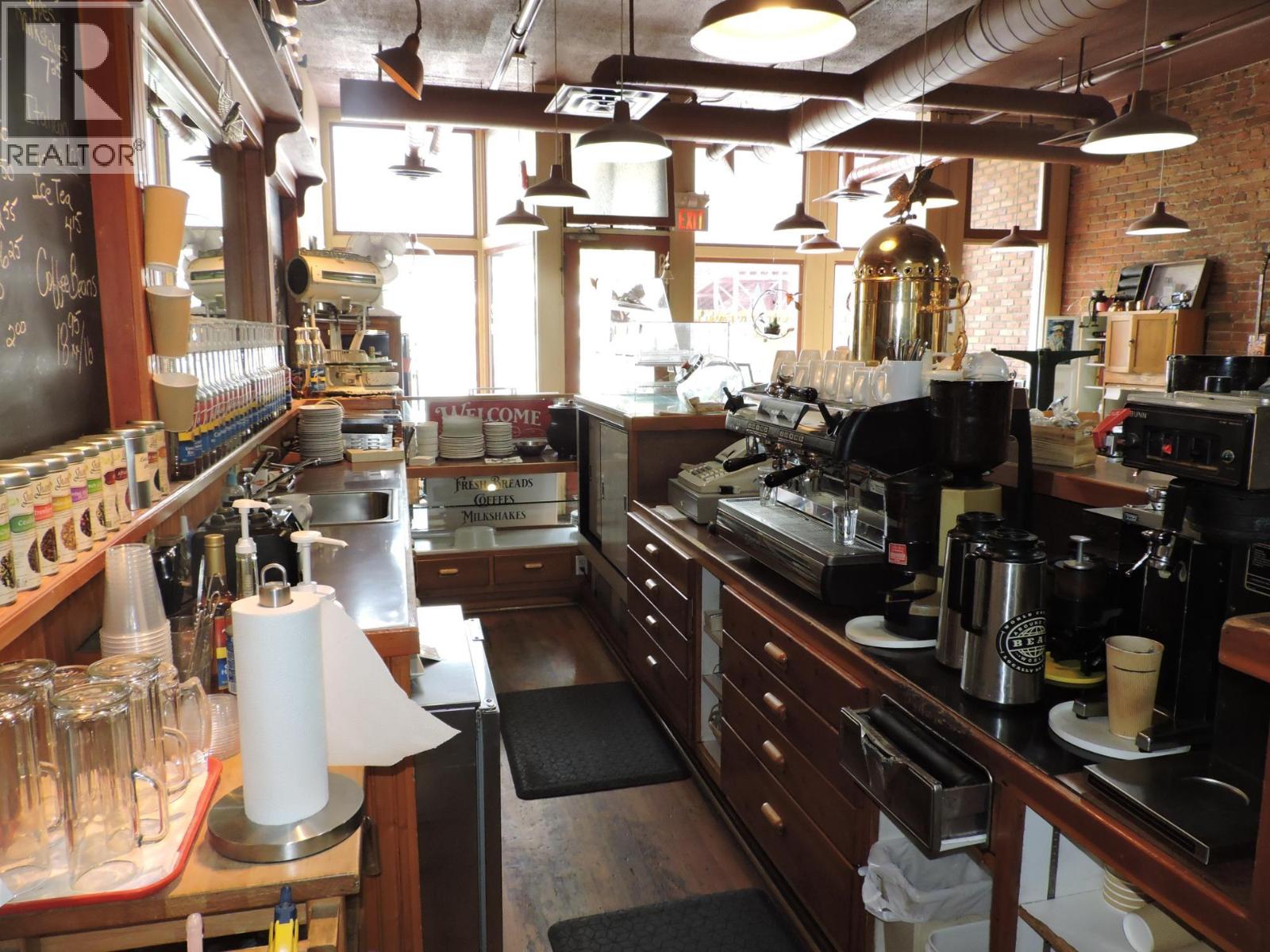 325 Copper Avenue S, Greenwood