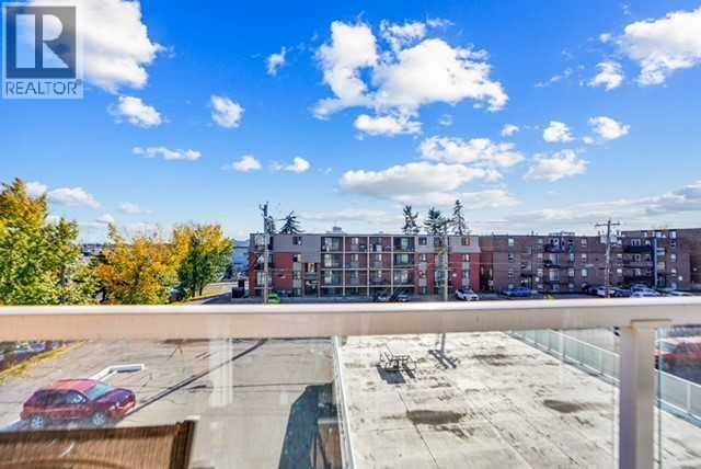 Single Family House for Sale in    Avenue SW Windsor Park Calgary 