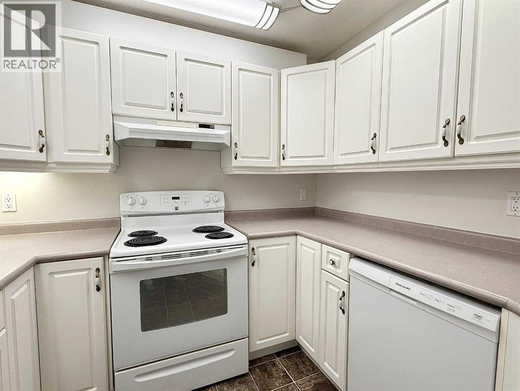 Single Family House for Sale in   Simcoe Boulevard SW Signal Hill Calgary 