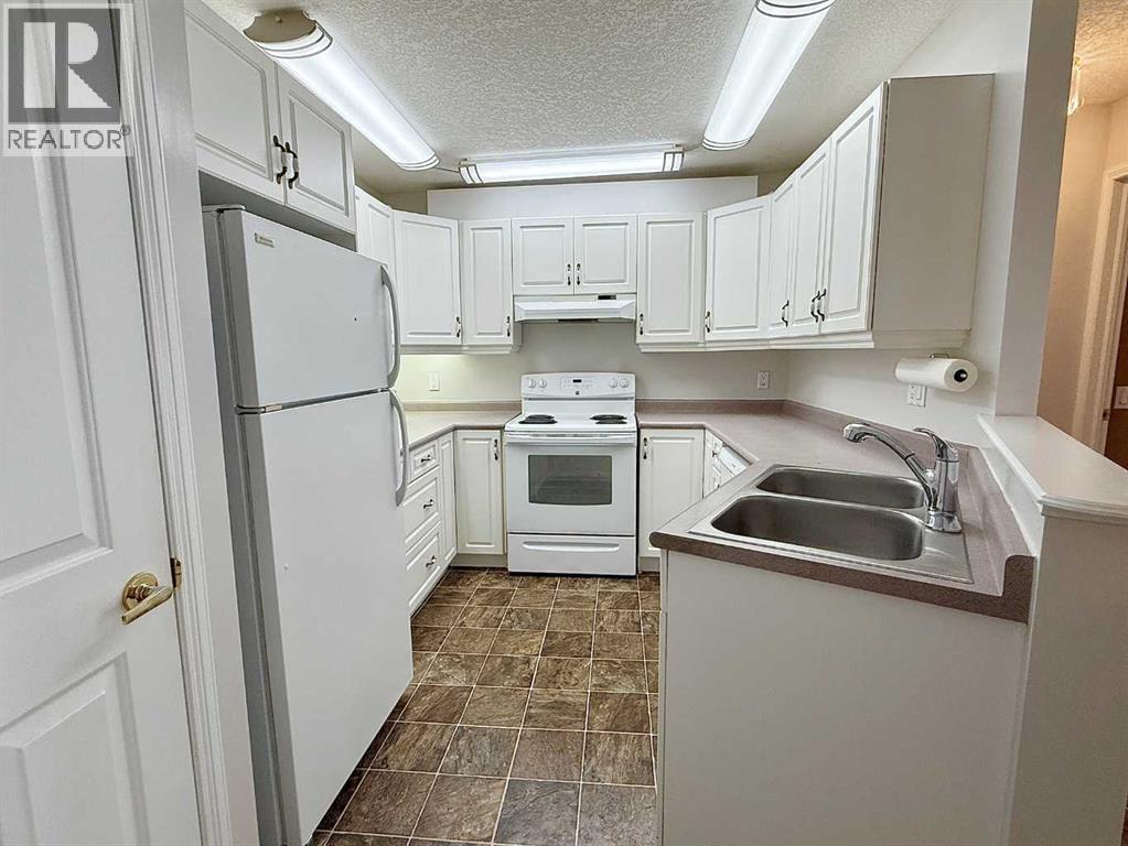 Single Family House for Sale in   Simcoe Boulevard SW Signal Hill Calgary 